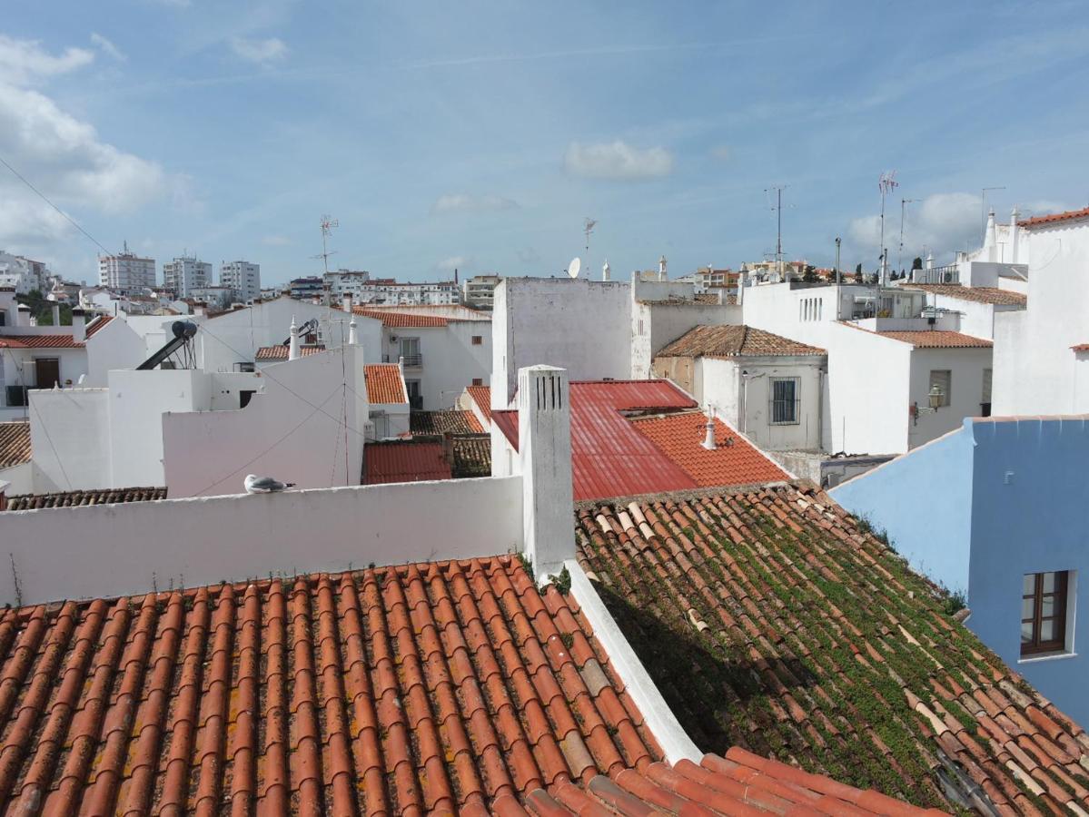 C01 - Blue Door City Apartment Lagos Bagian luar foto