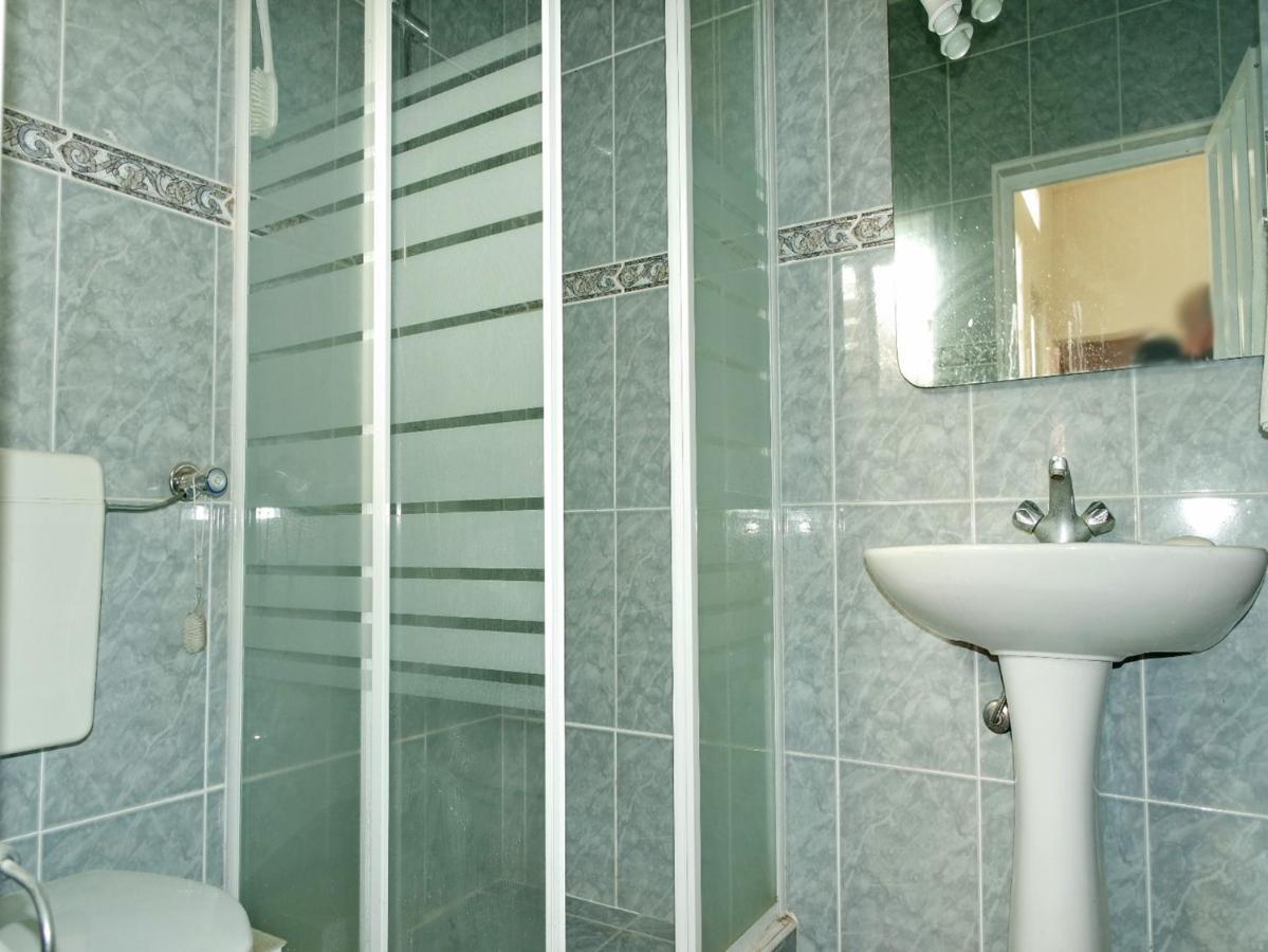 C01 - Blue Door City Apartment Lagos Bagian luar foto