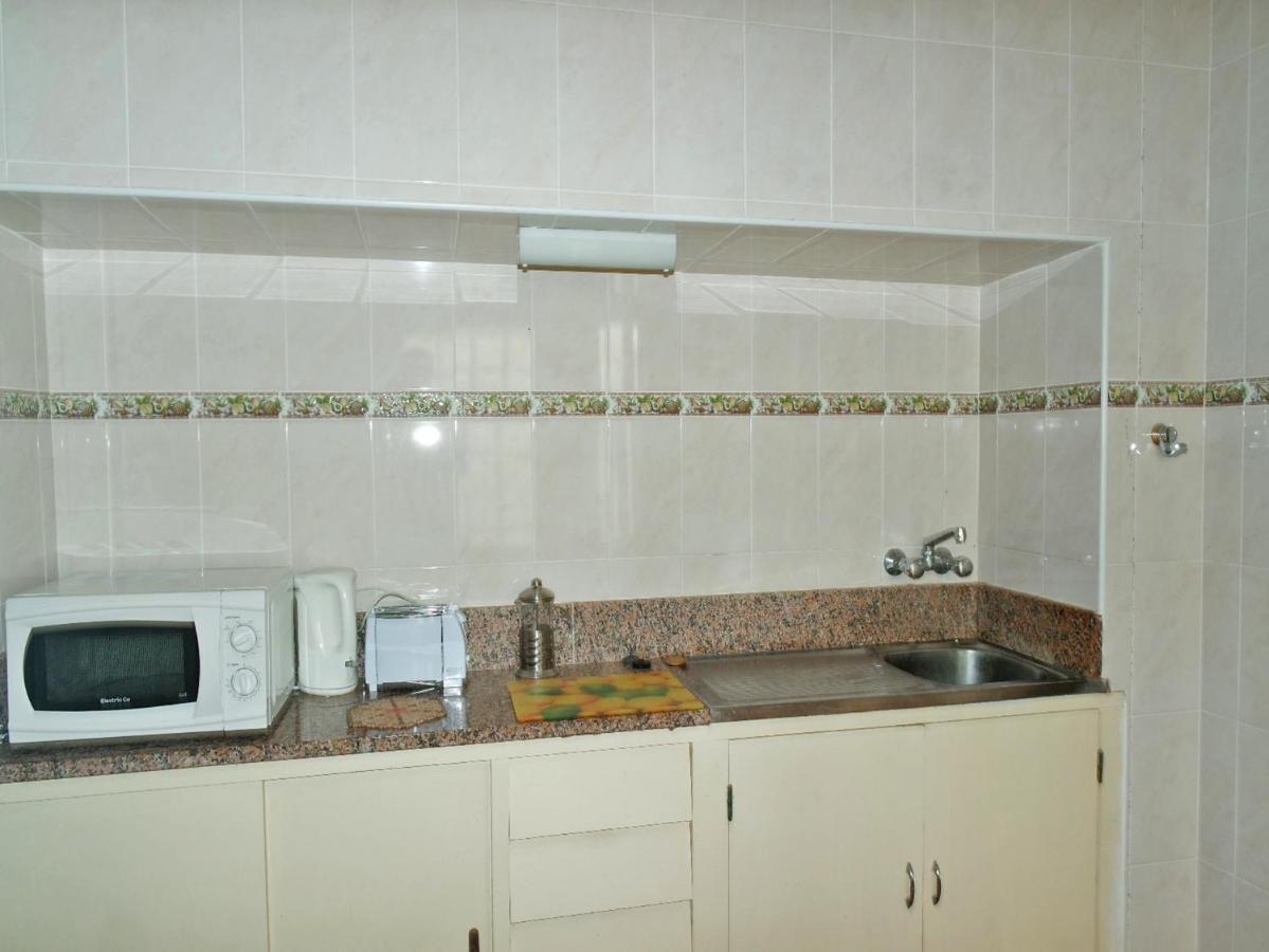 C01 - Blue Door City Apartment Lagos Bagian luar foto